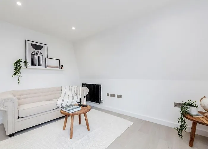 Stunning 2 Bedroom Apartment In Liverpool Street